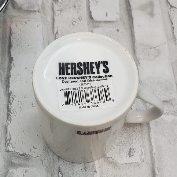 Kisses Ceramic Fondue Pot w/Hershey's Mugs - Picture 14 of 14